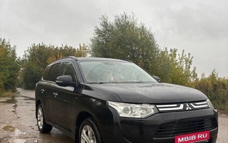 Mitsubishi Outlander III рестайлинг 3, 2013 год, 1 950 000 рублей, 9 фотография