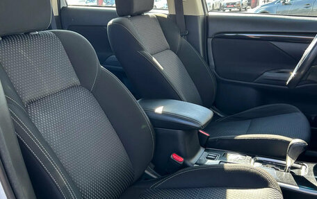 Mitsubishi Outlander III рестайлинг 3, 2018 год, 2 100 000 рублей, 13 фотография