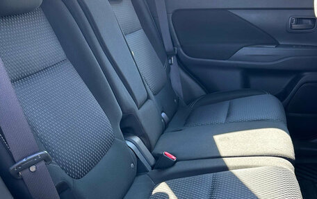 Mitsubishi Outlander III рестайлинг 3, 2018 год, 2 100 000 рублей, 12 фотография