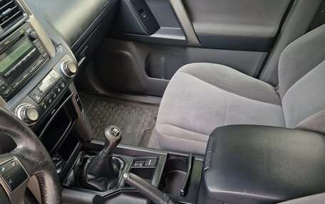 Toyota Land Cruiser Prado 150 рестайлинг 2, 2013 год, 2 450 000 рублей, 6 фотография