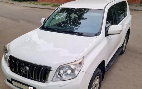 Toyota Land Cruiser Prado 150 рестайлинг 2, 2013 год, 2 450 000 рублей, 2 фотография