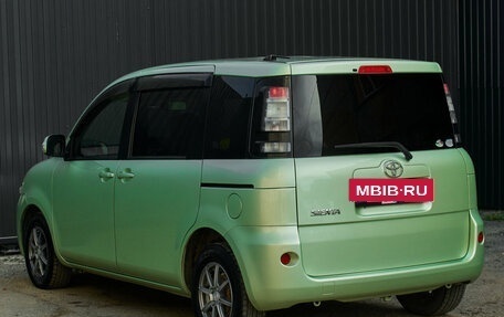 Toyota Sienta I, 2012 год, 900 000 рублей, 4 фотография