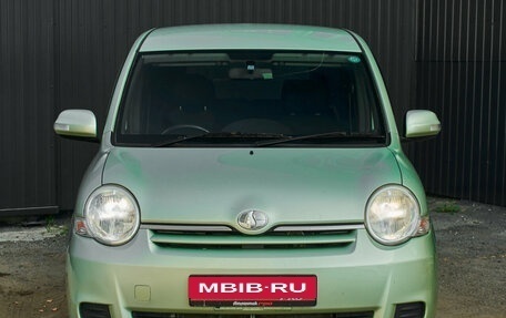 Toyota Sienta I, 2012 год, 900 000 рублей, 2 фотография