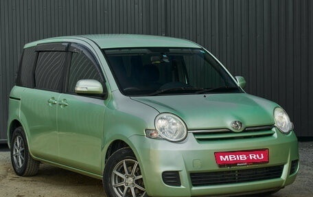 Toyota Sienta I, 2012 год, 900 000 рублей, 3 фотография