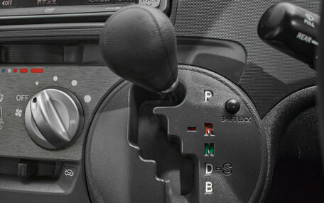 Toyota Sienta I, 2012 год, 900 000 рублей, 18 фотография