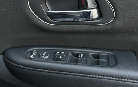 Honda Vezel, 2017 год, 1 499 000 рублей, 15 фотография