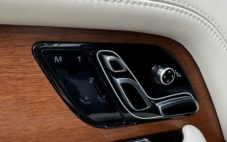 Land Rover Range Rover IV рестайлинг, 2019 год, 12 000 000 рублей, 15 фотография