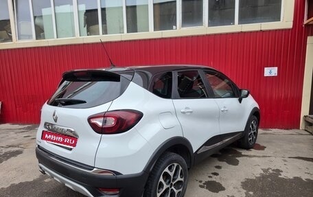 Renault Kaptur I рестайлинг, 2016 год, 825 000 рублей, 2 фотография