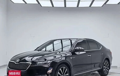 Skoda Superb III рестайлинг, 2023 год, 1 849 000 рублей, 3 фотография