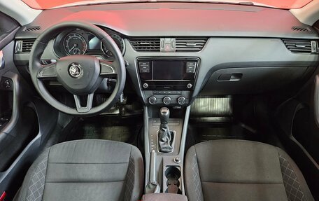 Skoda Octavia, 2019 год, 1 555 000 рублей, 9 фотография