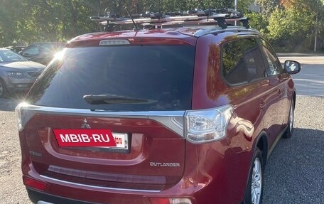 Mitsubishi Outlander III рестайлинг 3, 2014 год, 1 500 000 рублей, 2 фотография