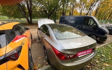 Hyundai Sonata VI, 2010 год, 900 000 рублей, 6 фотография