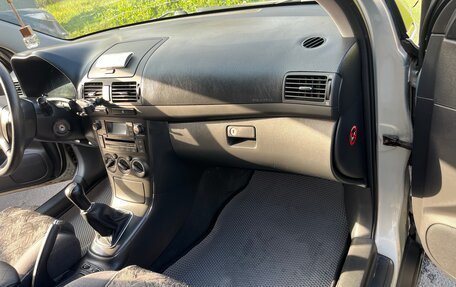 Toyota Avensis III рестайлинг, 2007 год, 850 000 рублей, 4 фотография