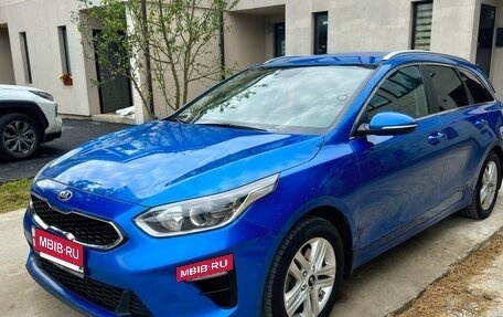 KIA cee'd III, 2019 год, 1 675 000 рублей, 2 фотография
