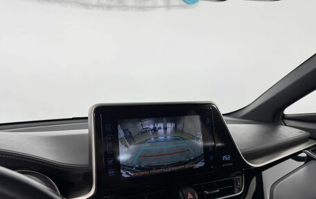 Toyota C-HR I рестайлинг, 2019 год, 2 420 000 рублей, 13 фотография
