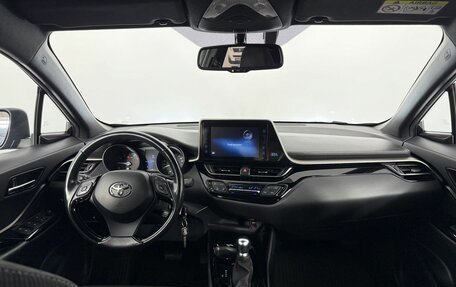 Toyota C-HR I рестайлинг, 2019 год, 2 420 000 рублей, 19 фотография