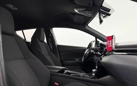 Toyota C-HR I рестайлинг, 2019 год, 2 420 000 рублей, 18 фотография