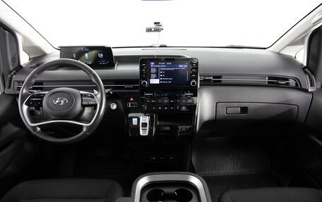 Hyundai Staria, 2021 год, 3 499 000 рублей, 9 фотография