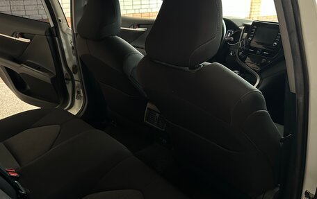 Toyota Camry, 2021 год, 2 500 000 рублей, 9 фотография