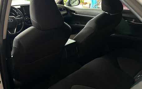 Toyota Camry, 2021 год, 2 500 000 рублей, 8 фотография