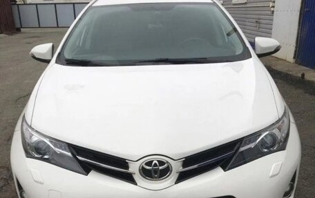 Toyota Auris II, 2013 год, 1 450 000 рублей, 2 фотография