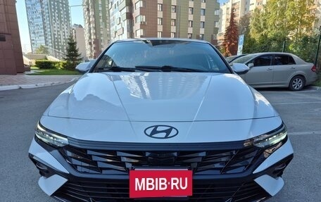 Hyundai Elantra, 2023 год, 1 490 000 рублей, 3 фотография