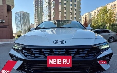 Hyundai Elantra, 2023 год, 1 490 000 рублей, 4 фотография
