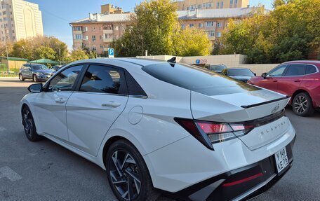 Hyundai Elantra, 2023 год, 1 490 000 рублей, 12 фотография
