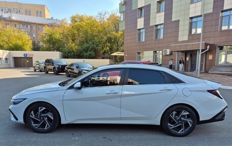 Hyundai Elantra, 2023 год, 1 490 000 рублей, 11 фотография
