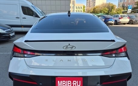 Hyundai Elantra, 2023 год, 1 490 000 рублей, 15 фотография