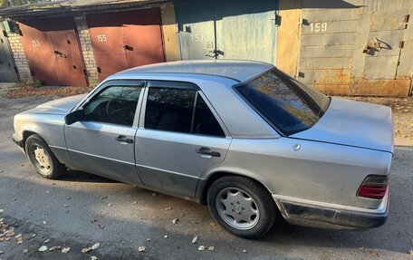 Mercedes-Benz E-Класс, 1994 год, 350 000 рублей, 3 фотография