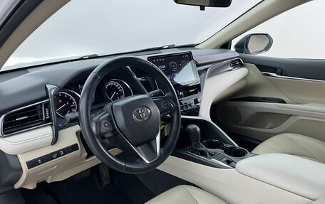 Toyota Camry, 2023 год, 3 400 000 рублей, 9 фотография