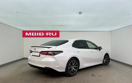 Toyota Camry, 2023 год, 3 400 000 рублей, 2 фотография