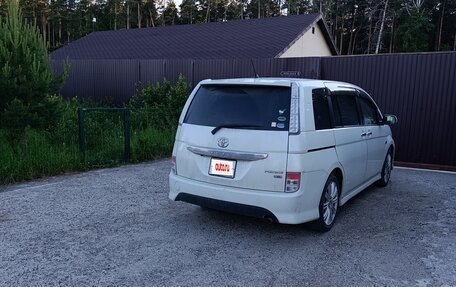 Toyota ISis I, 2012 год, 1 250 000 рублей, 2 фотография