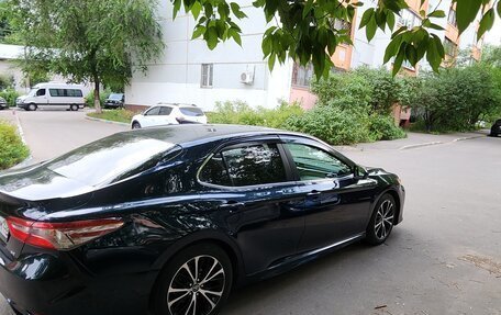 Toyota Camry, 2017 год, 2 500 000 рублей, 4 фотография