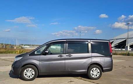 Honda Stepwgn IV, 2018 год, 1 950 000 рублей, 2 фотография