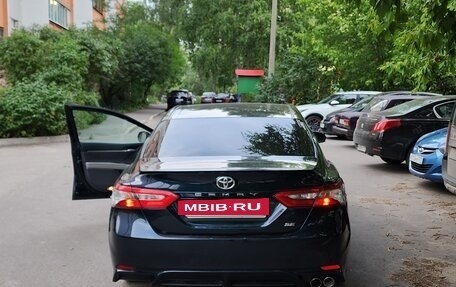 Toyota Camry, 2017 год, 2 500 000 рублей, 5 фотография