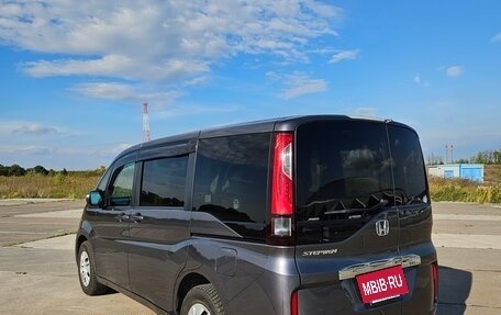 Honda Stepwgn IV, 2018 год, 1 950 000 рублей, 5 фотография