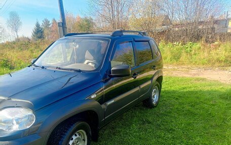 Chevrolet Niva I рестайлинг, 2011 год, 470 000 рублей, 2 фотография