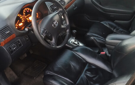 Toyota Avensis III рестайлинг, 2006 год, 820 000 рублей, 10 фотография