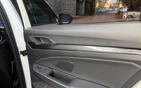 Volkswagen Golf VIII, 2021 год, 2 600 000 рублей, 15 фотография
