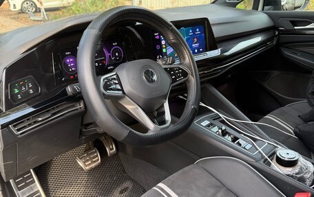 Volkswagen Golf VIII, 2021 год, 2 600 000 рублей, 21 фотография