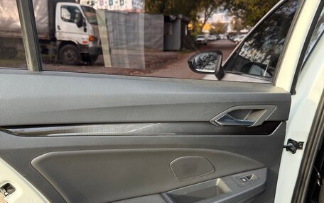 Volkswagen Golf VIII, 2021 год, 2 600 000 рублей, 18 фотография