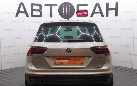 Volkswagen Tiguan II, 2019 год, 2 537 000 рублей, 5 фотография