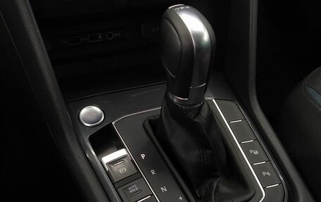 Volkswagen Tiguan II, 2019 год, 2 537 000 рублей, 13 фотография