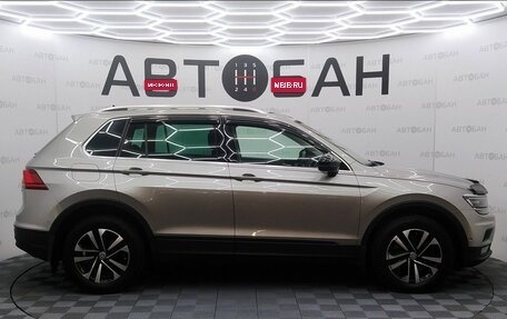 Volkswagen Tiguan II, 2019 год, 2 537 000 рублей, 6 фотография