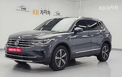 Volkswagen Tiguan II, 2023 год, 3 050 000 рублей, 1 фотография