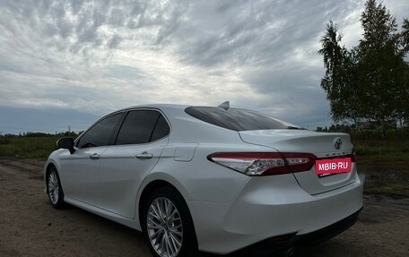 Toyota Camry, 2019 год, 3 400 000 рублей, 7 фотография
