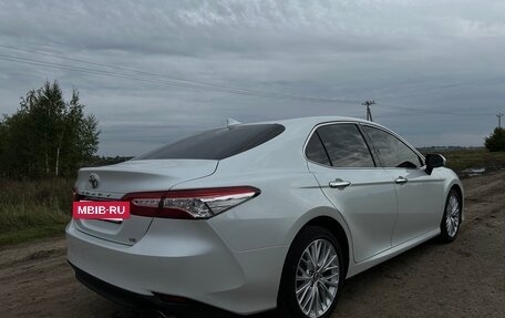 Toyota Camry, 2019 год, 3 400 000 рублей, 5 фотография