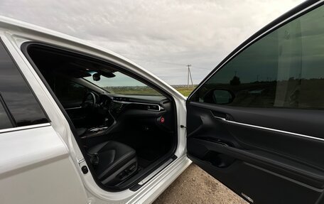 Toyota Camry, 2019 год, 3 400 000 рублей, 15 фотография